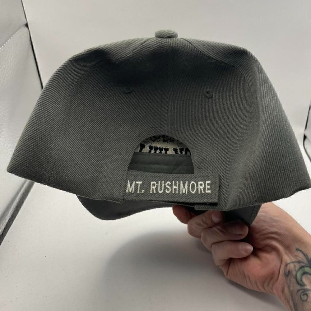 Tourist Y2k hat - Picture 3 of 5